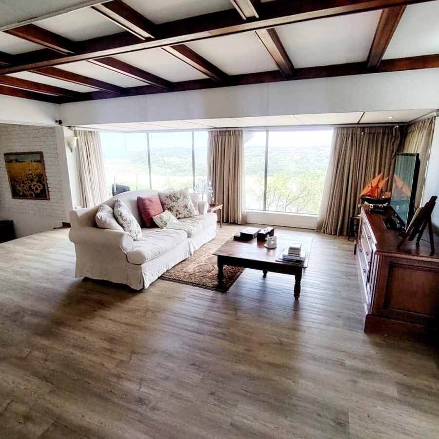 5 Bedroom Property for Sale in Beacon Bay Eastern Cape